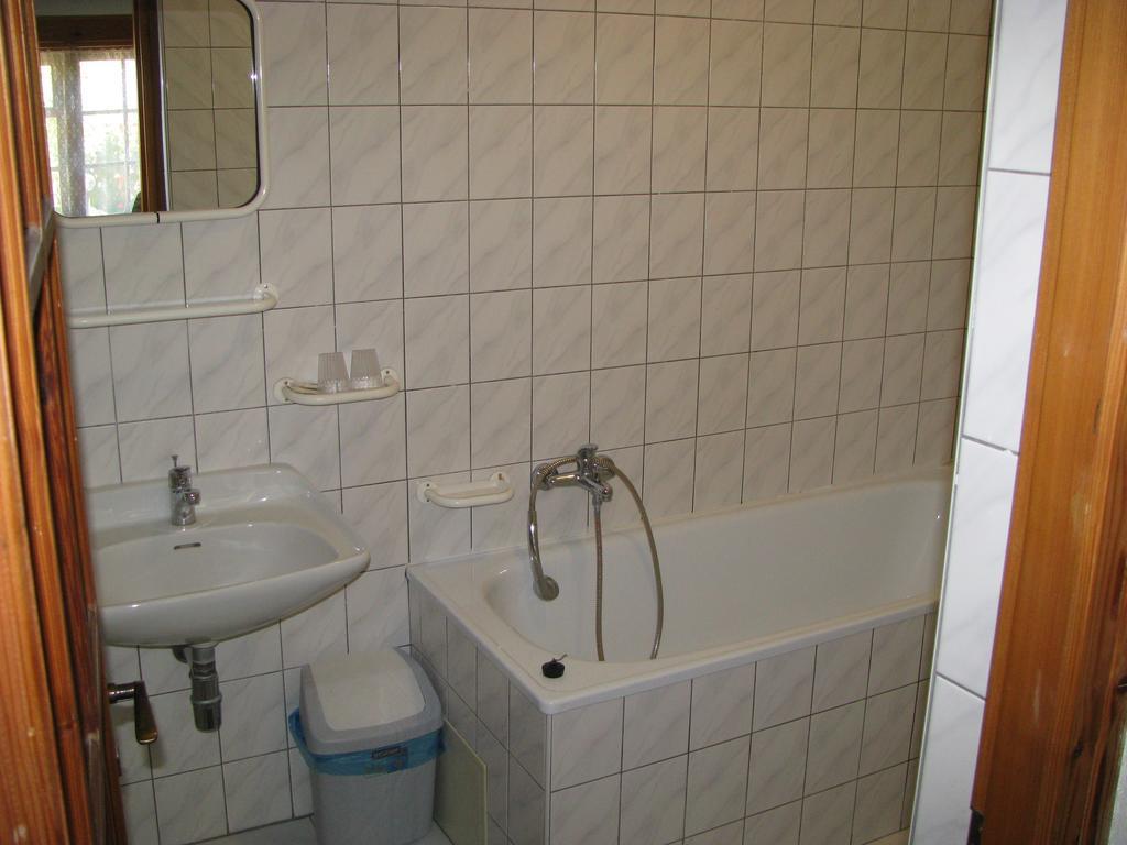 Penzion 102 Pardubice Exterior foto
